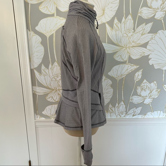 Lululemon Chevron Ruffle Jacket - Picture 8 of 9